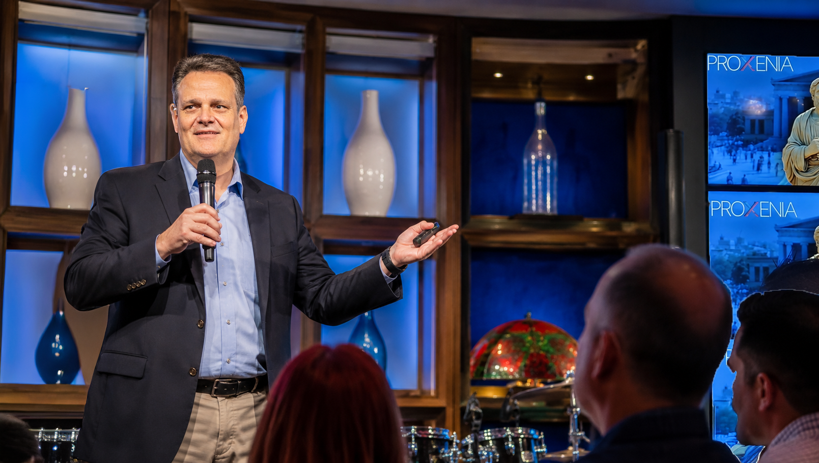 Scott Hill speaking to hospitality industry professionals